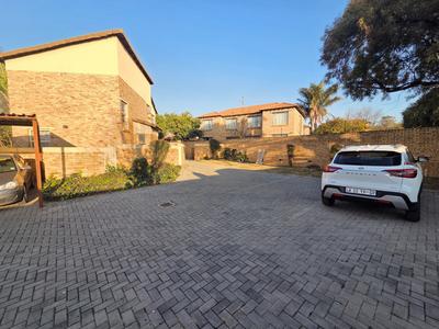 Duplex For Sale in Heuwelsig Estate, Centurion