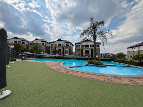 Apartment / Flat For Sale in Waterfall, Midrand